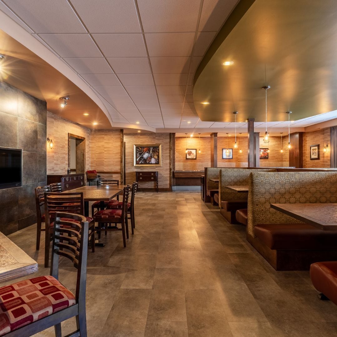 breakfast, lunch and dinner served