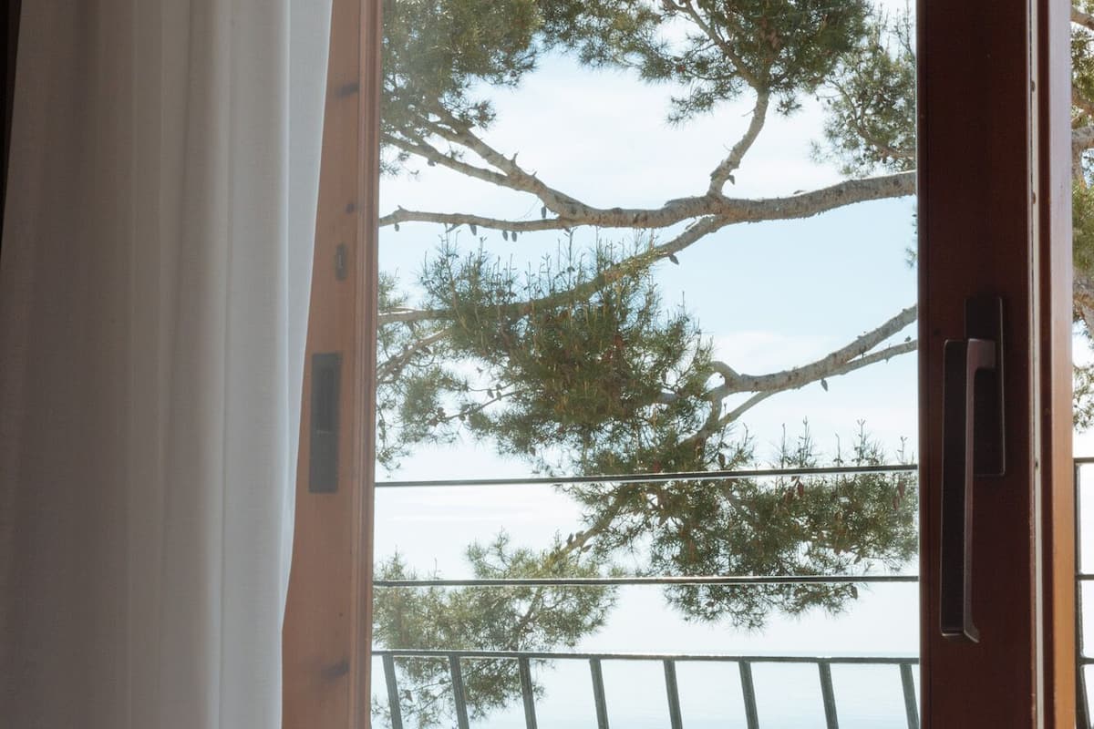 Chambre exclusive, terrasse, vue sur la mer | Literie de qualité, minibar, coffre-fort, bureau