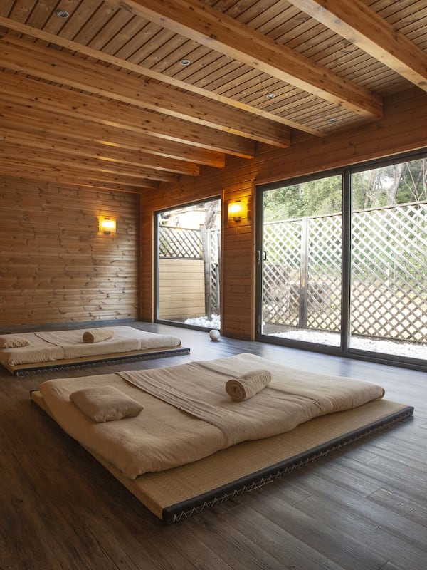 Couples treatment room(s), sauna, hot tub, body treatments