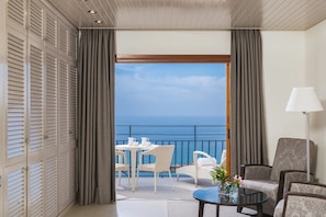 Literie de qualité, minibar, coffre-fort, bureau