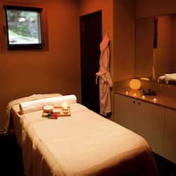 Couples treatment room(s), sauna, hot tub, body treatments