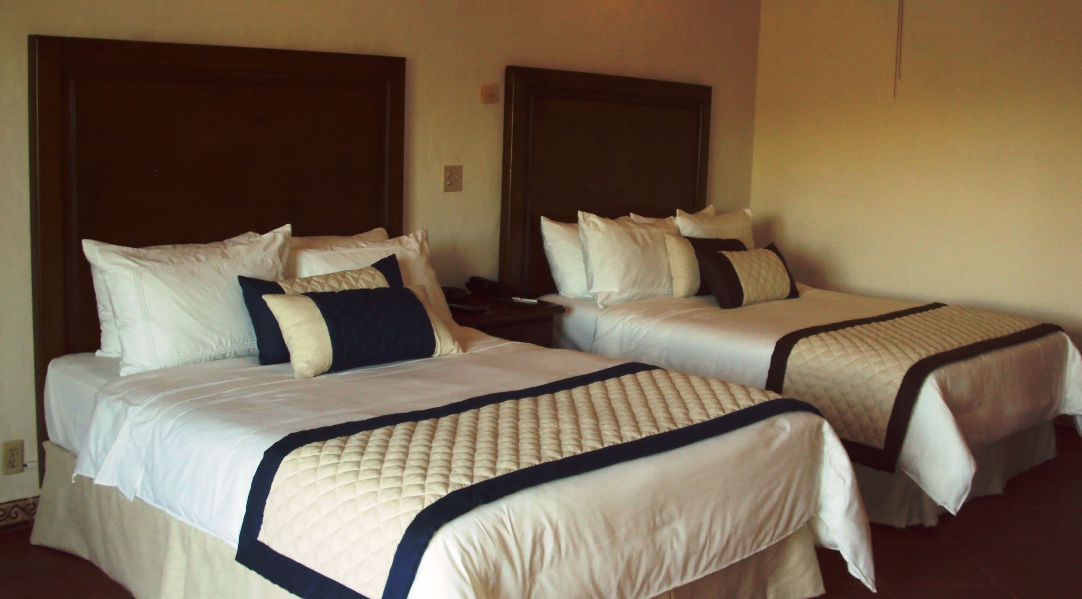 standard double room | in-room safe, desk, blackout curtains, iron/ironing board