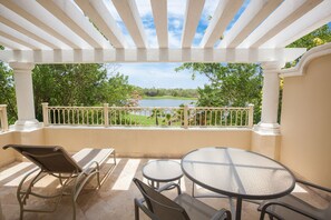 Superior Junior Suite Golf Course View with Golf Cart Included | Terrasse/Patio