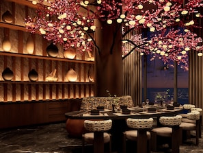 Hi ha 5 restaurants amb plats de cuina internacional