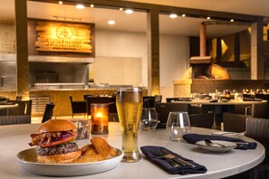 5 Restaurants, Frühstück, Mittagessen, Abendessen, internationale Küche