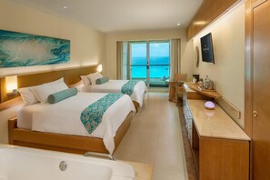 Superior Two Bedroom Presidential Suite Ocean View - Kids & Teens Free | Ropa de cama de alta calidad y minibar con artículos gratuitos