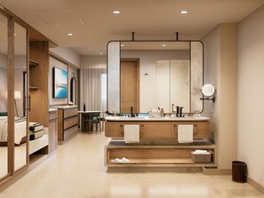 Superior Family Deluxe - Kids & Teens Free | Badezimmer | Badewanne und Dusche (separat), Whirlpool, kostenlose Toilettenartikel