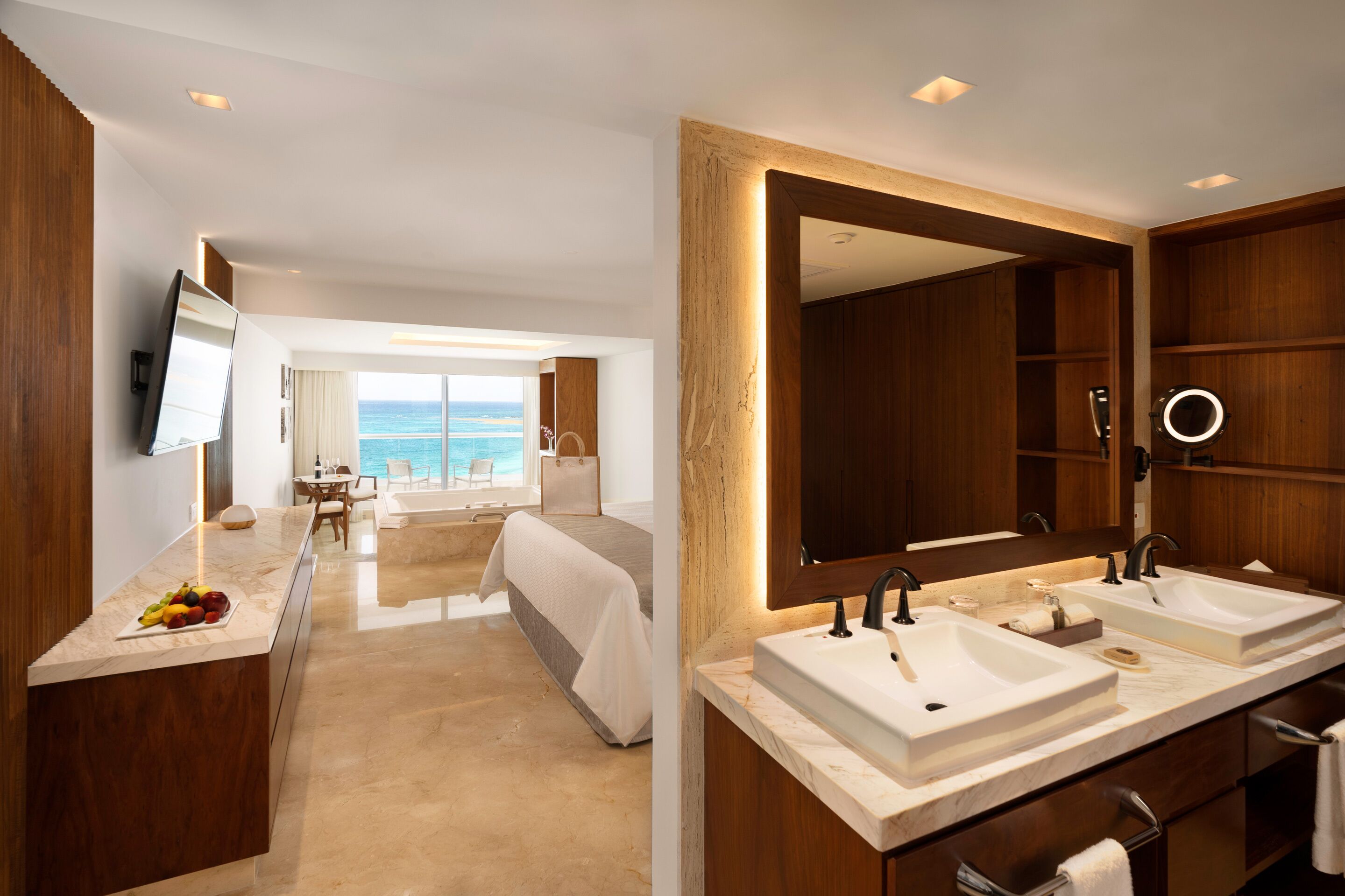 Superior Honeymoon Suite Ocean View - King Size Bed | Roupas de cama antialérgicas, edredons de pluma