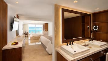 Superior Honeymoon Suite Ocean View - King Size Bed | Roupas de cama antialérgicas, edredons de pluma