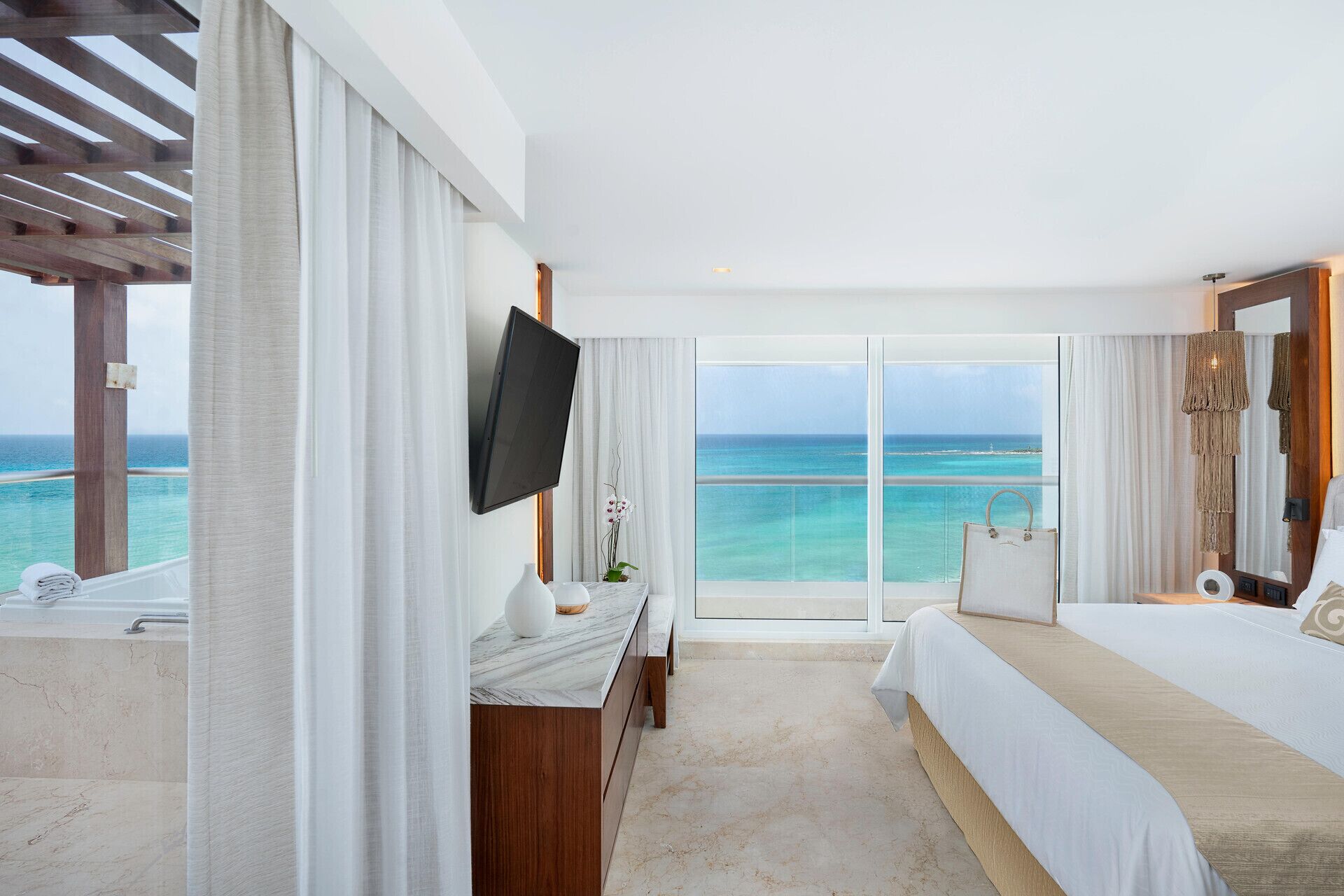 Hypo-allergenic bedding, down duvets, free minibar, in-room safe