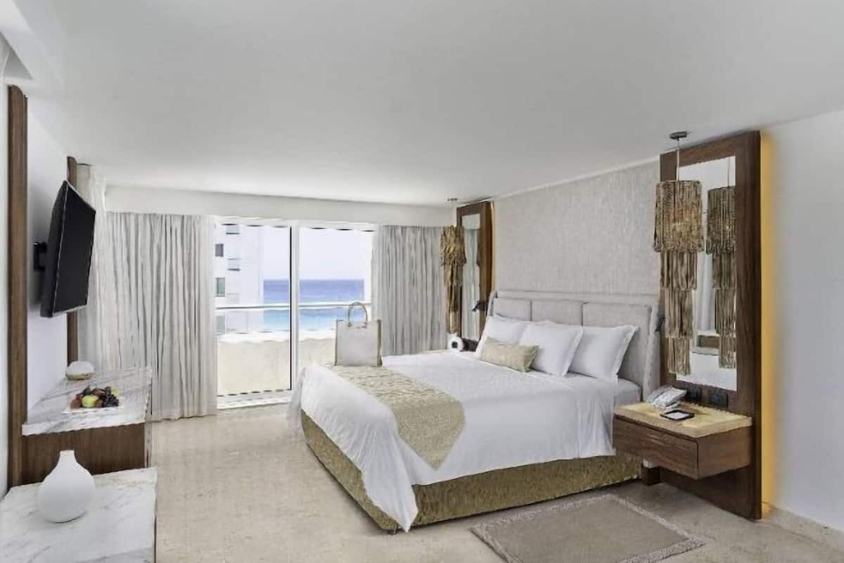 1 bedroom, hypo-allergenic bedding, down duvets, free minibar