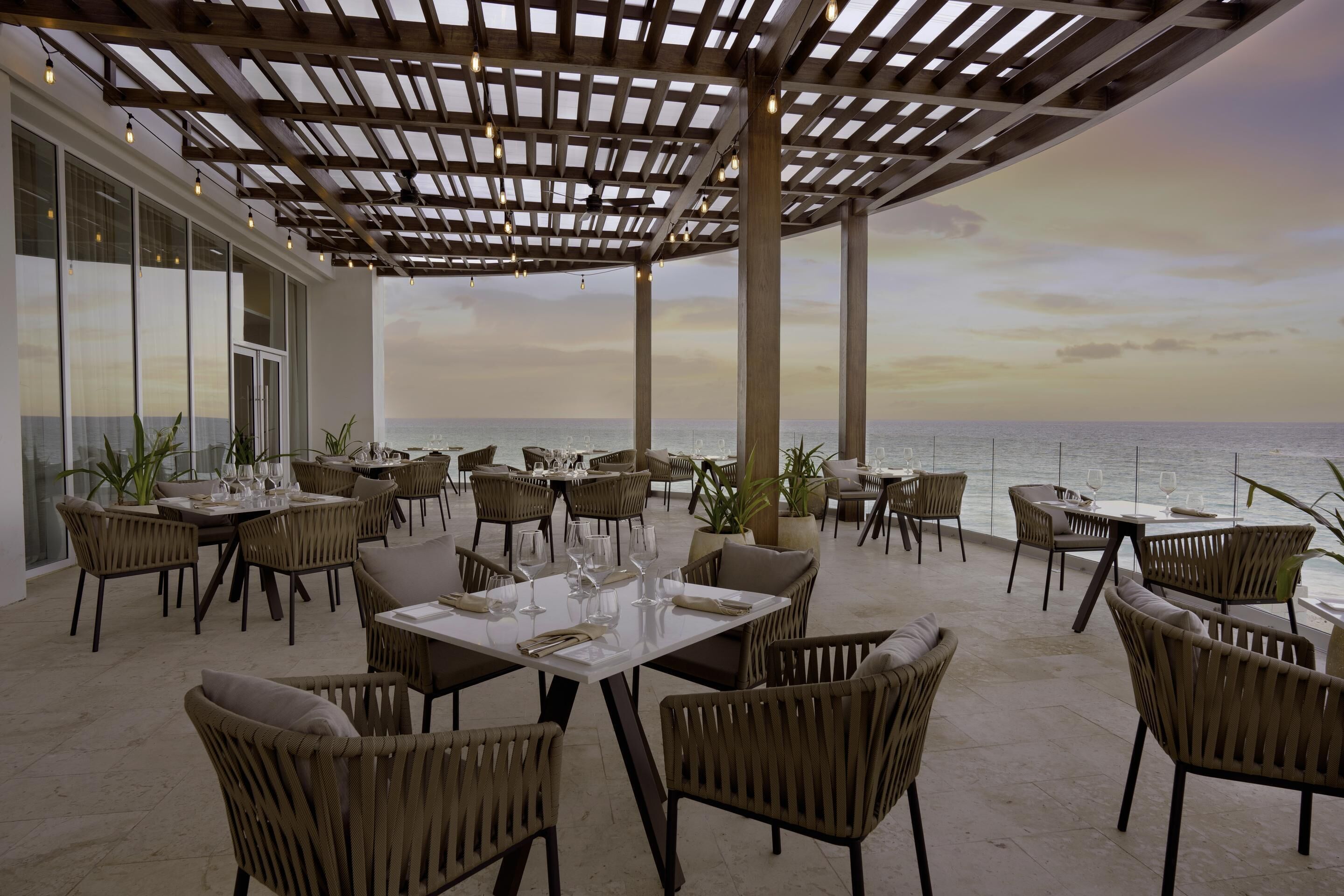 4 restaurantes: opção de café da manhã, almoço e jantar