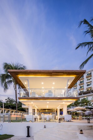 3 Restaurants, Frühstück, Mittagessen, Abendessen, internationale Küche