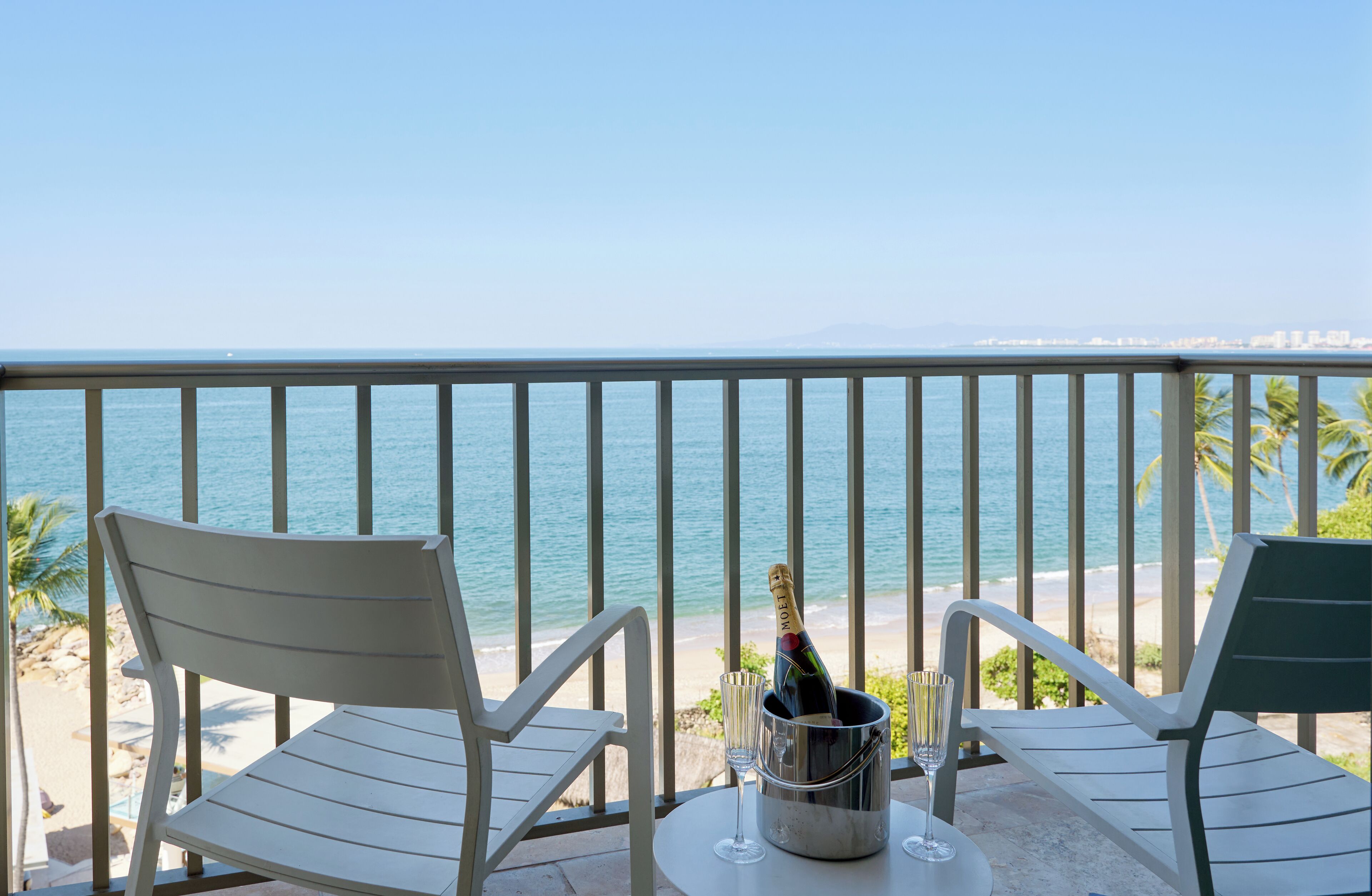 Deluxe Room King Bed | 露台