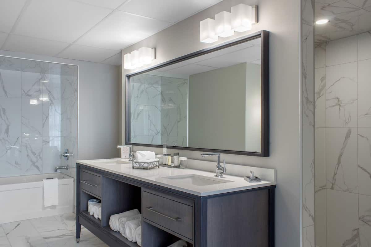 Bathroom | Free toiletries, hair dryer, towels