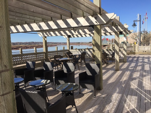 Terrace/patio - Chateau Moncton Trademark Collection by Wyndham (Moncton)