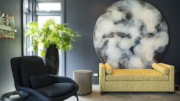 Sala de estar en el lobby