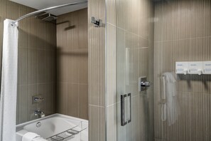 Executive Room, 1 King Bed, Fireplace | Bathroom | Combined shower/tub, deep soaking tub, rainfall showerhead - Hotel Arts Kensington (Calgary)