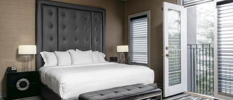 Egyptian cotton sheets, hypo-allergenic bedding, in-room safe, desk
