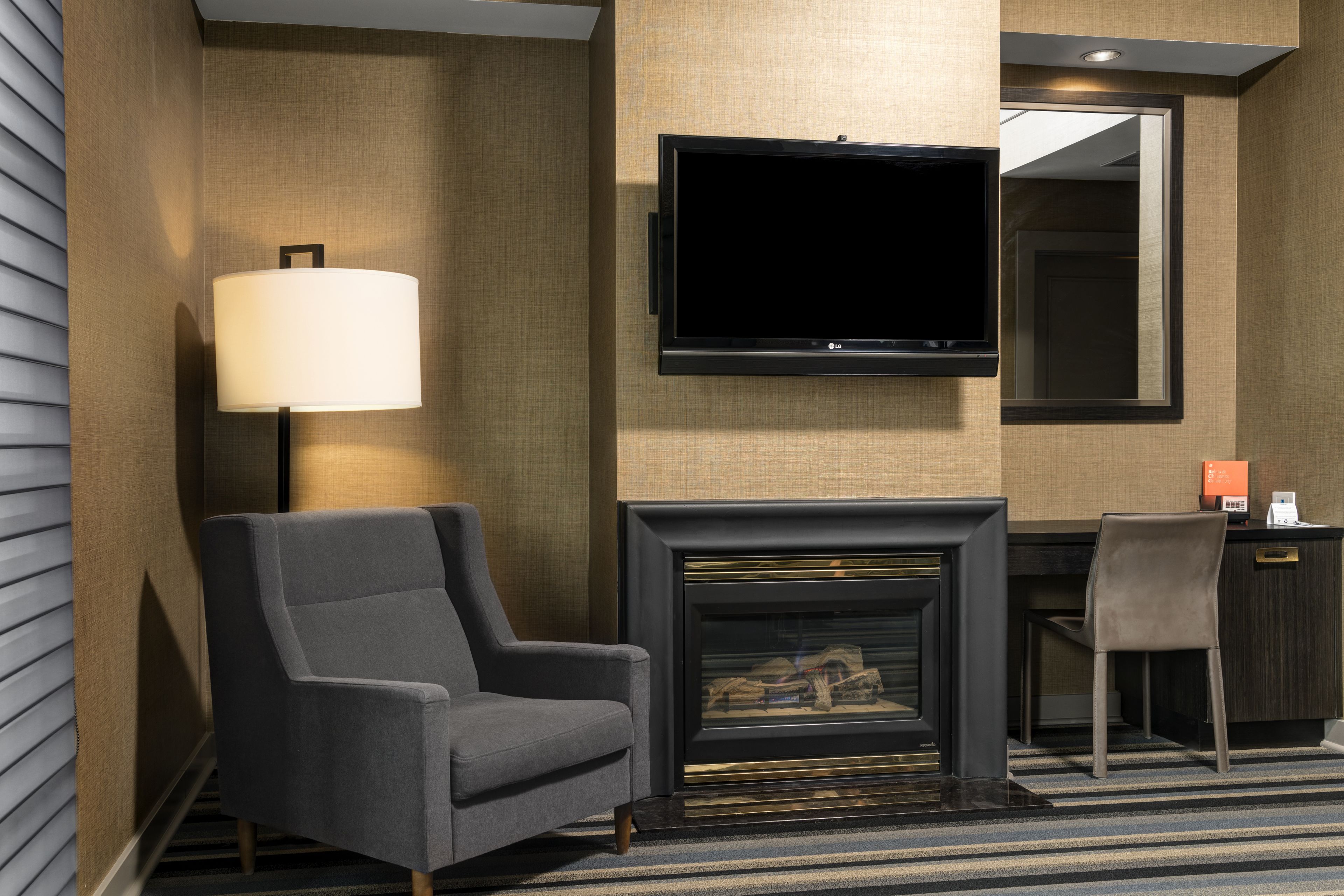 42-inch plasma tv with cable channels, tv