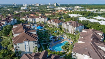 Hotel Exterior at Hilton Vacation Club Grande Villas Orlando