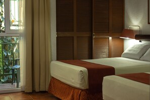 Suite | Premium bedding, in-room safe, desk, laptop workspace