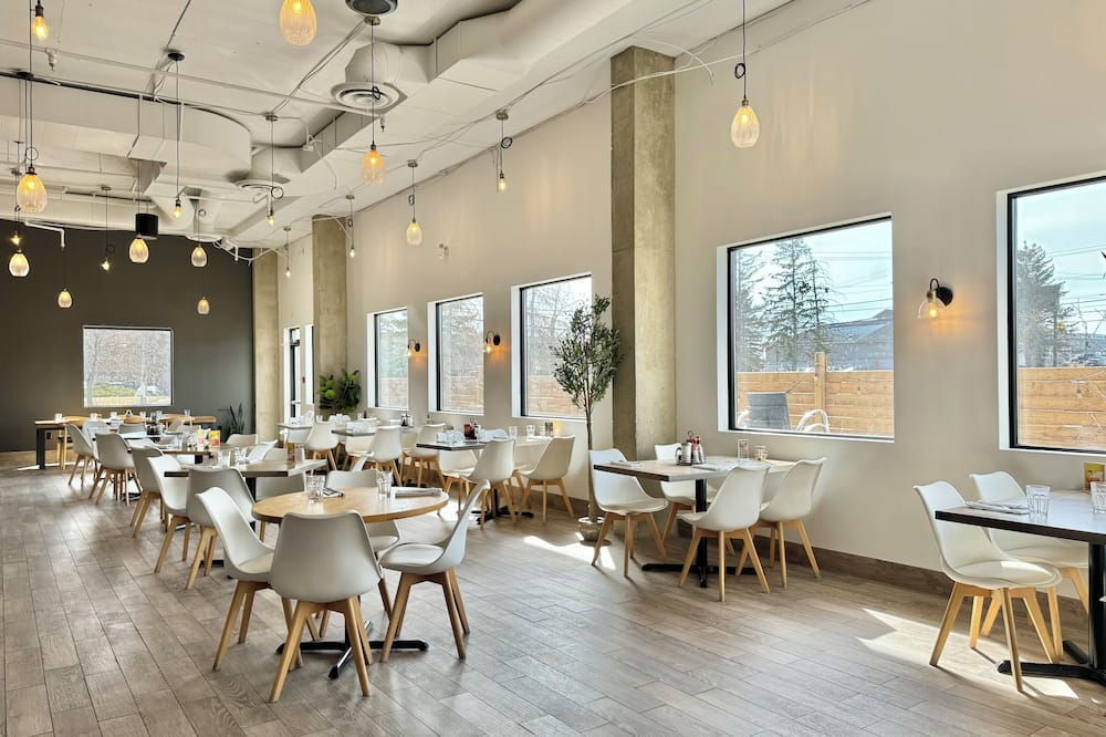 Divya Sutra Plaza and Conference Centre Calgary Airport