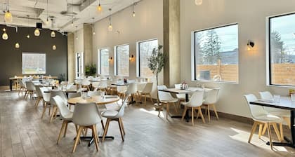 Divya Sutra Plaza and Conference Centre Calgary Airport