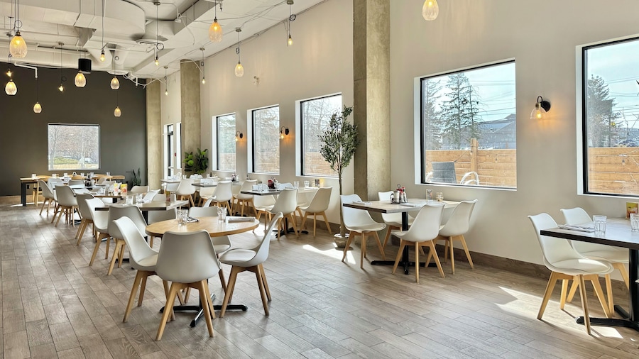 Divya Sutra Plaza and Conference Centre Calgary Airport