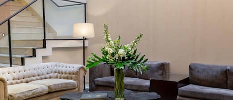 32 inci televisyen LED dengan kabel, TV, filem berbayar