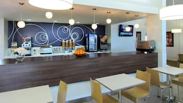 Free daily continental breakfast