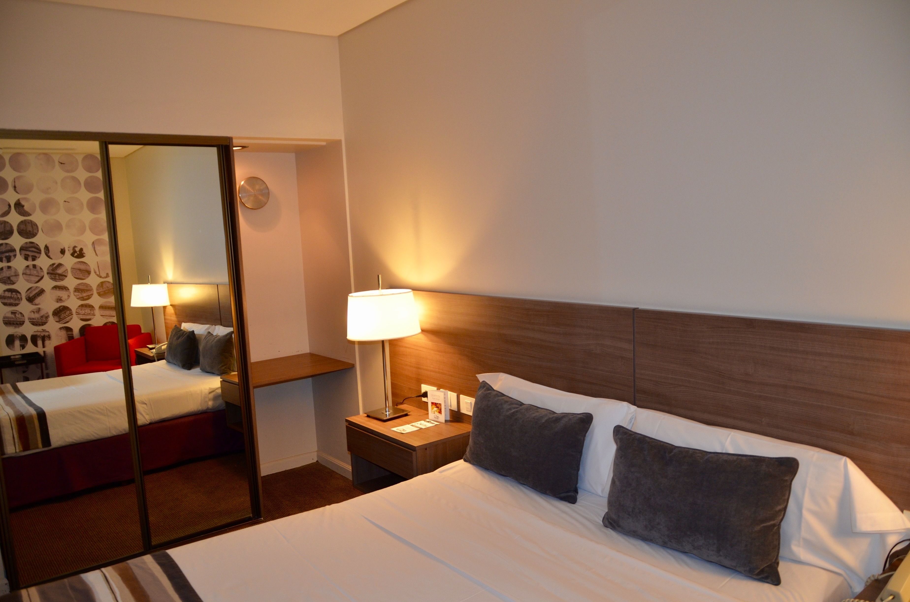 Habitación estándar | Edredón, camas con pillow-top y minibar 