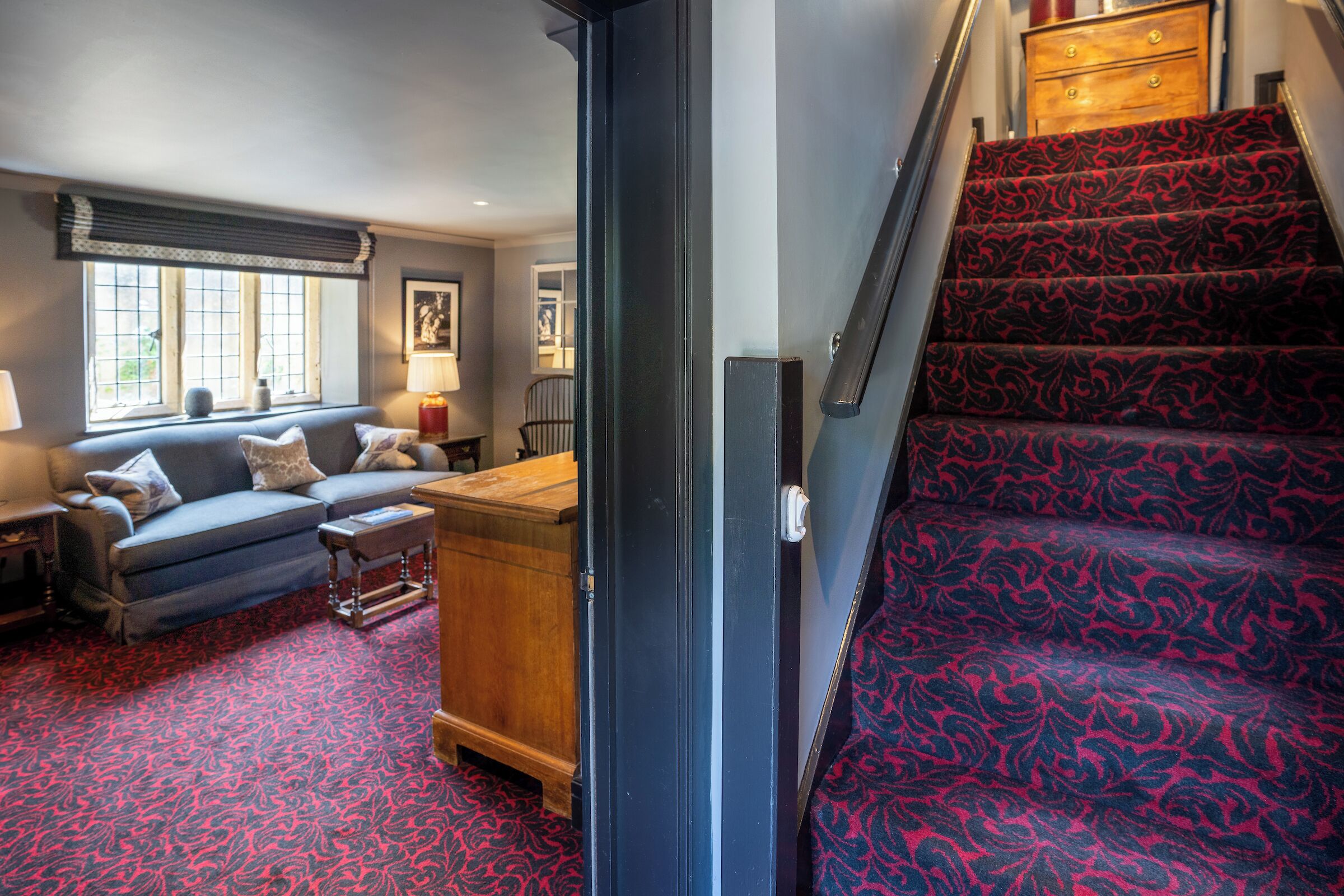 suite (cottage duplex) | living area | tv