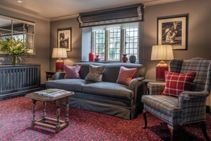 Suite (Cottage Duplex) | Safe på rommet, individuelt dekorert, skrivebord og strykejern/-brett