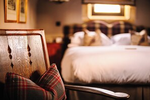 Suite (Gordon Rusell) - The Lygon Arms (Broadway)
