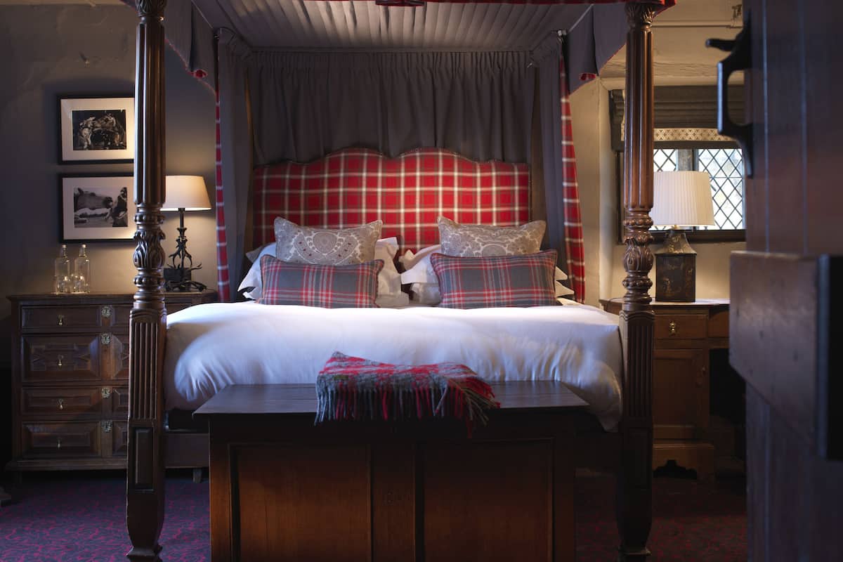 Coffres-forts dans les chambres, décoration personnalisée, bureau