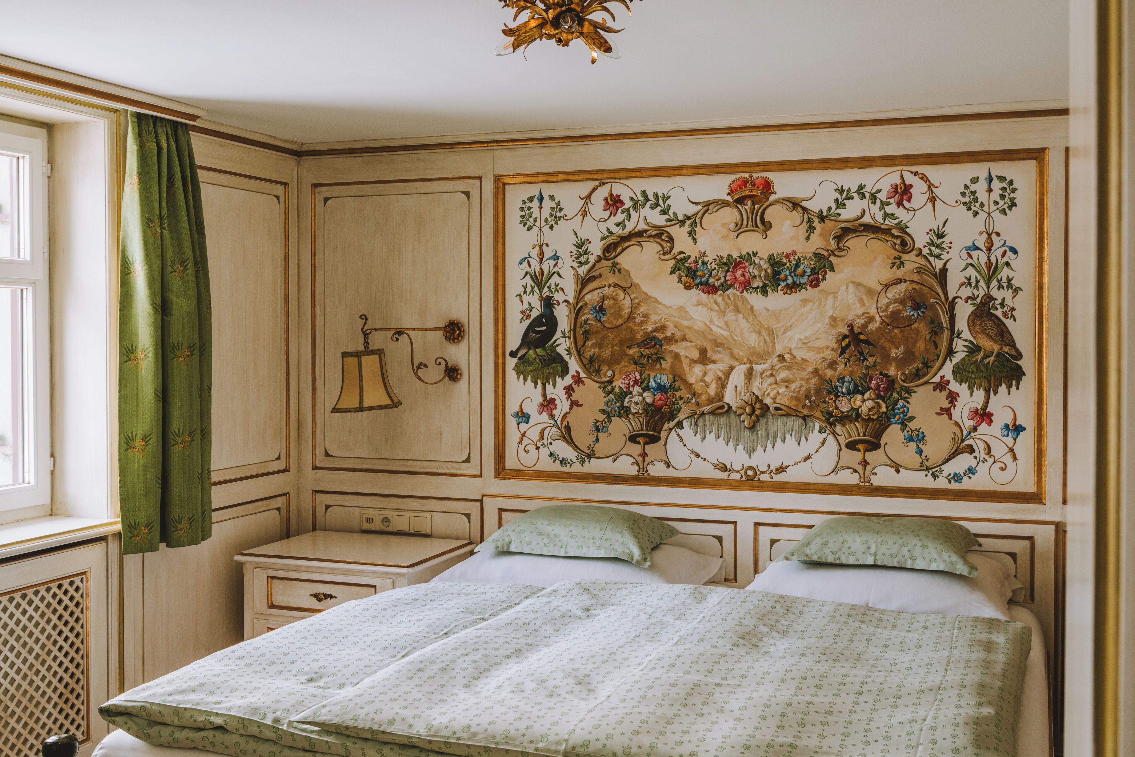 Suite (Fürsten) | Minibar, safe på rommet, lydisolert og wi-fi (inkludert)