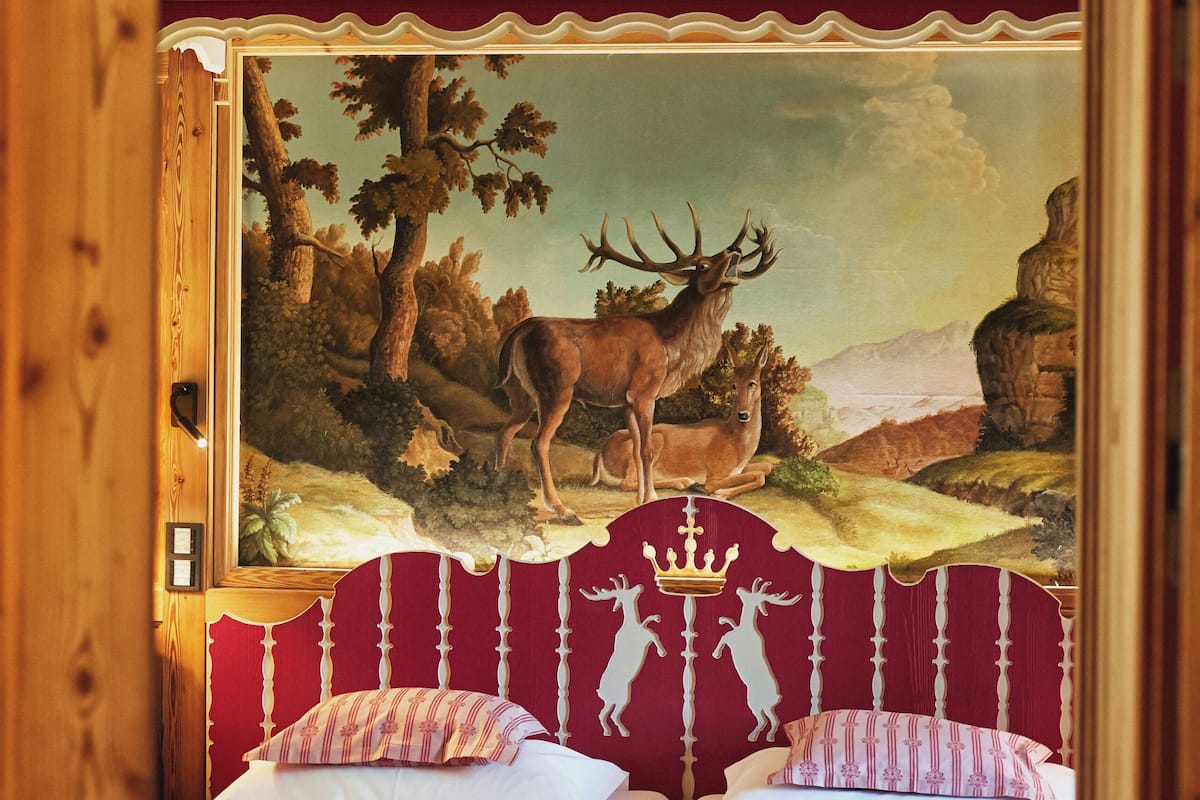 Suite, peis, dalutsikt | Minibar, safe på rommet, lydisolert og wi-fi (inkludert)