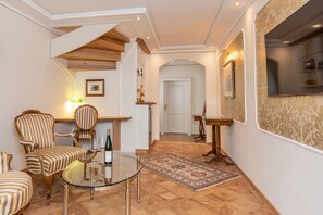 Premium Duplex, Balcony | Living area