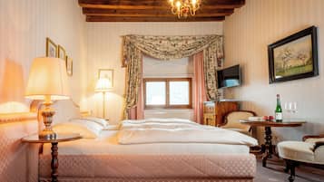Deluxe Double Room, River View | 1 bedroom, Frette Italian sheets, premium bedding, minibar