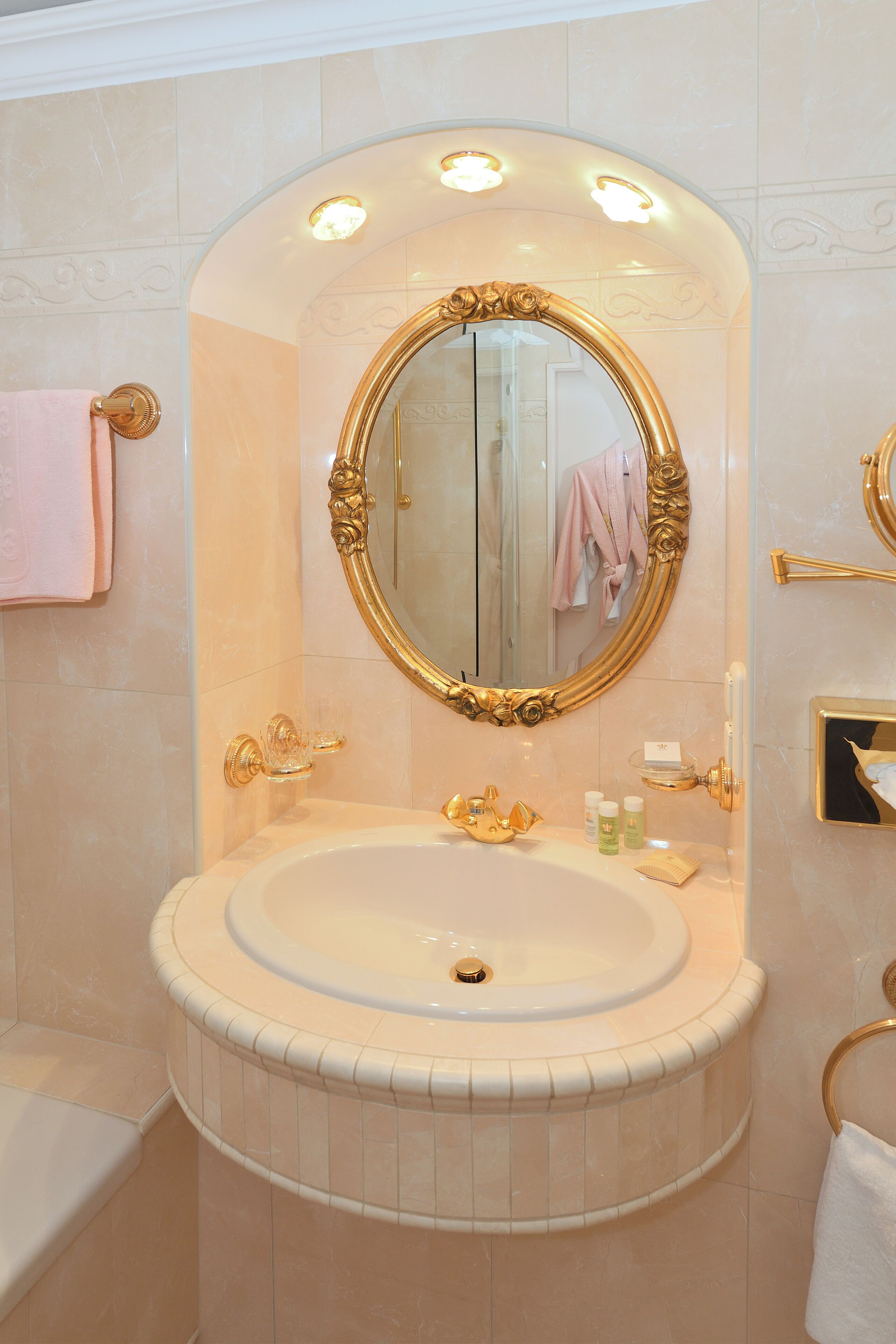 classic suite (country view) | 1 bedroom, frette italian sheets, premium bedding, minibar