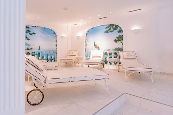 Indoor pool, outdoor pool, sun loungers