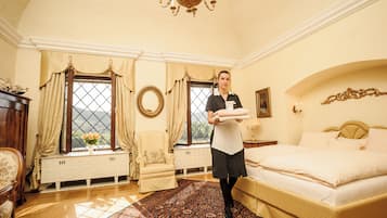 Italiaanse Frette-lakens, luxe beddengoed, een minibar