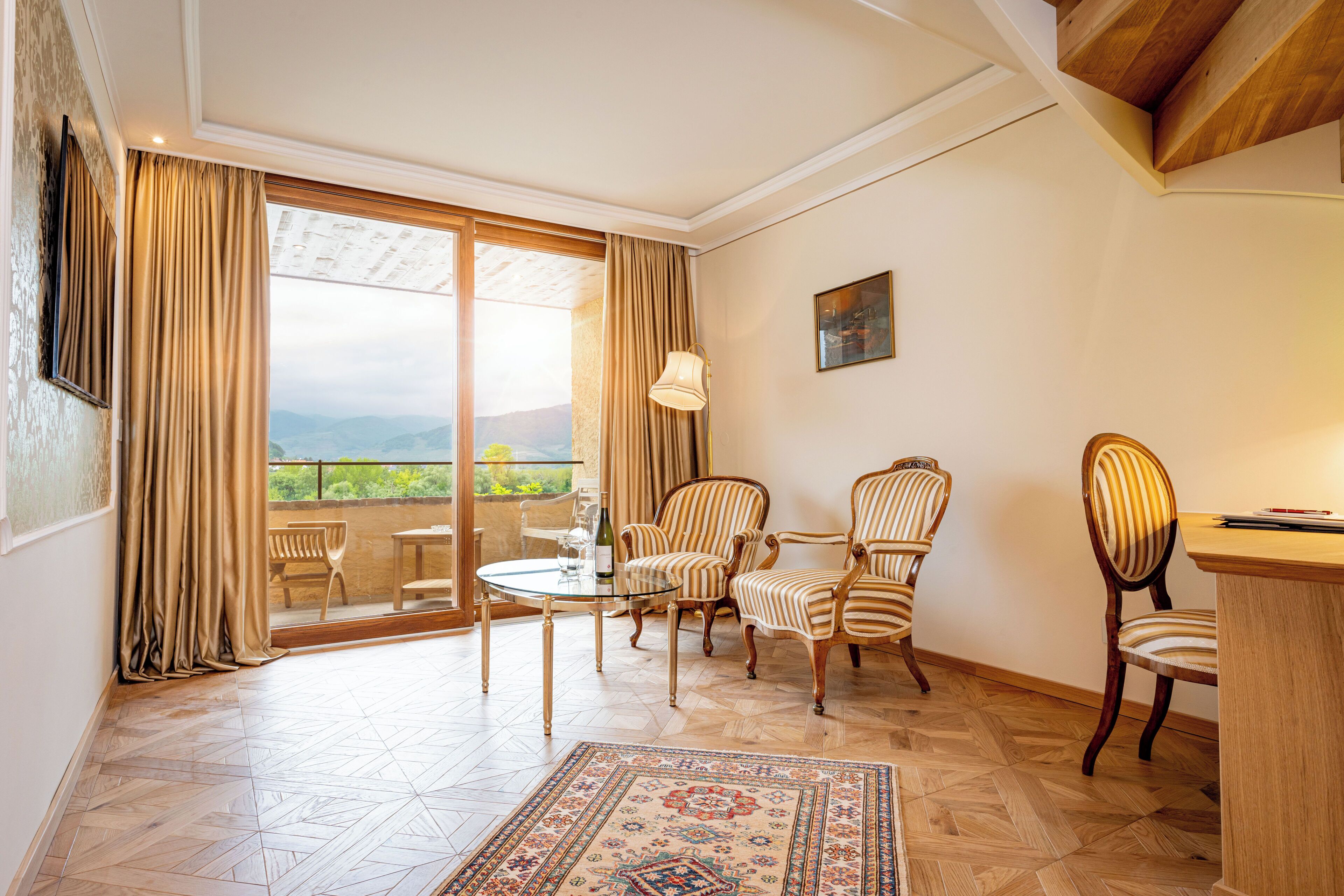 1 bedroom, frette italian sheets, premium bedding, minibar