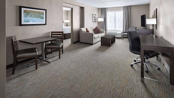 Deluxe Suite, 1 King Bed, Non Smoking