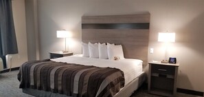 Suite – executive, 1 kingsize-seng, ikke-røyk | Allergitestet sengetøy, safe på rommet og skrivebord