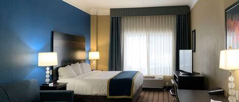 Standaard kamer, 1 kingsize bed, niet-roken | Een bureau, een laptopwerkplek, verduisterende gordijnen