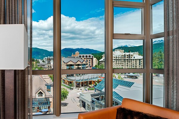 Suite, 1 Bedroom | Premium bedding, pillowtop beds, in-room safe, desk