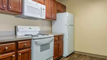 Fridge, microwave, stovetop, coffee/tea maker