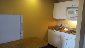 Studio Deluxe, nhiều giường, không hút thuốc | Bếp riêng | Tủ lạnh, lò vi sóng, bếp nấu, dụng cụ pha cà phê/trà 